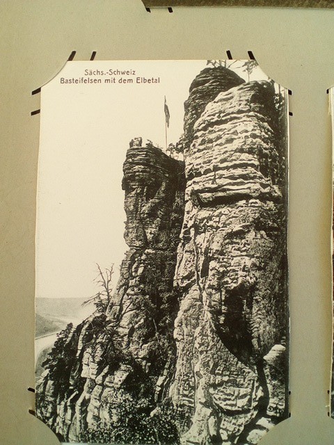 /Germany/DE_Place_1900-1949_Sachs. Schweiz Basteifelsen mit dem Elbetal.jpg